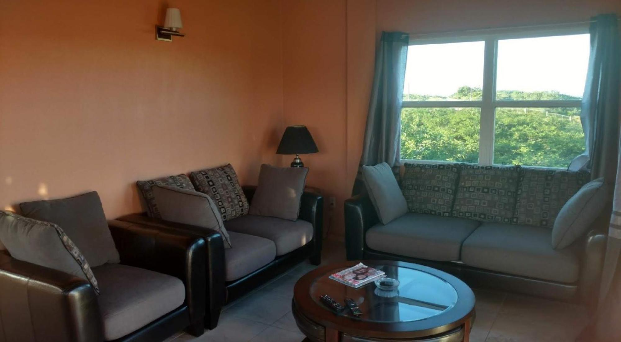 Zeus Estate Guesthouse St. John's Extérieur photo