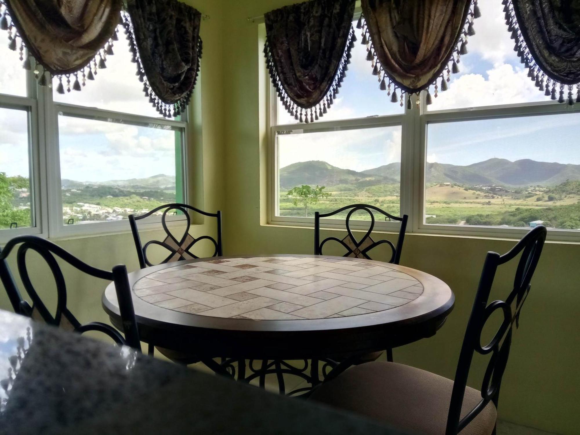 Zeus Estate Guesthouse St. John's Extérieur photo