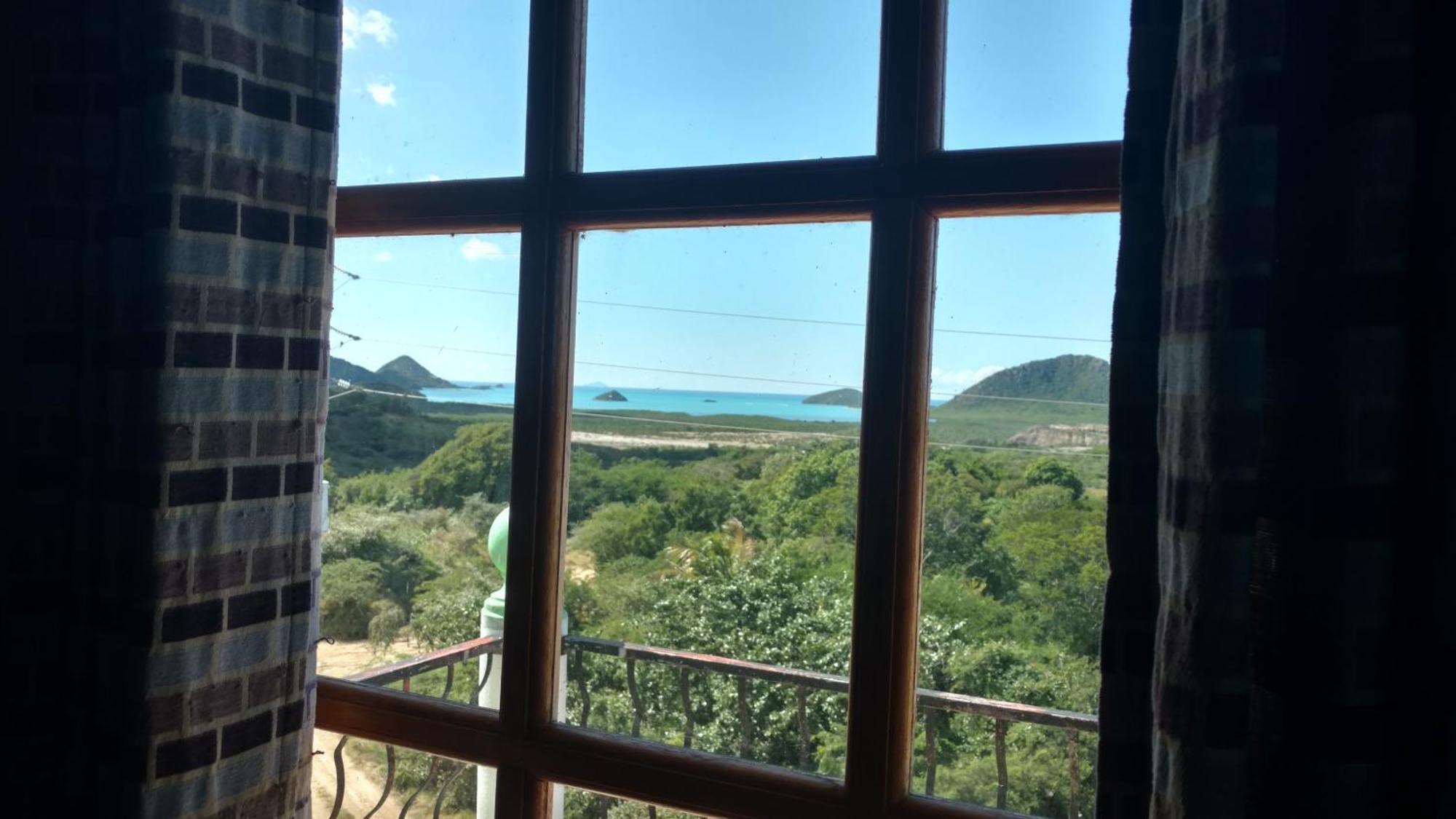 Zeus Estate Guesthouse St. John's Extérieur photo
